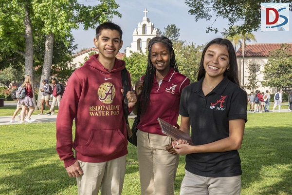 Bishop Alemany High School, California, Trung học Mỹ