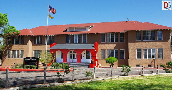 Menaul School, New Mexico, Trung học Mỹ
