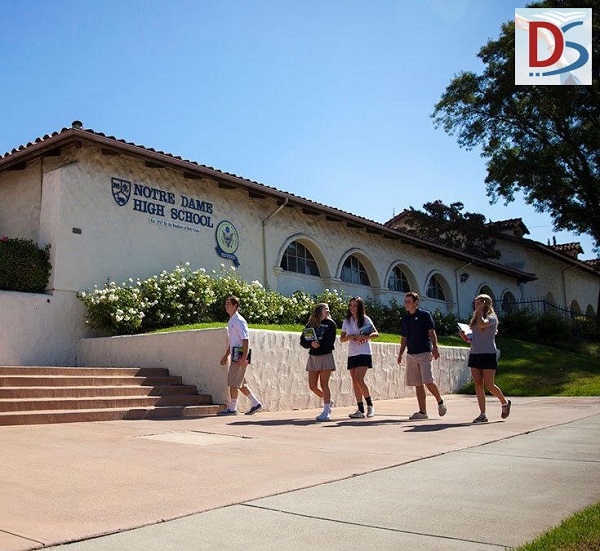 Notre Dame High School, California – Du học Mỹ