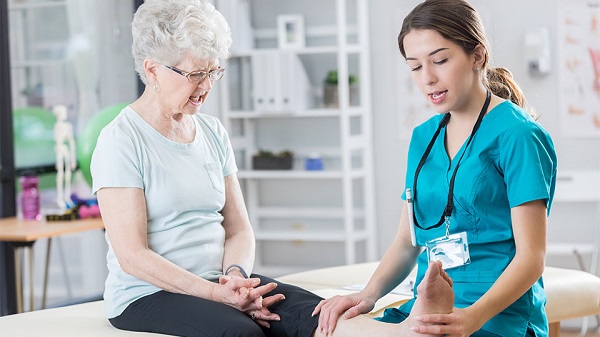 Chương Trình Health Care Aide – NorQuest College, Canada