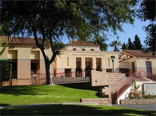 Du học Trung học Mỹ, California -  Trường Trung Học Ramona Convent