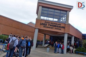 Giới thiệu trường Lord Tweedsmuir Secondary School, Trung học Canada